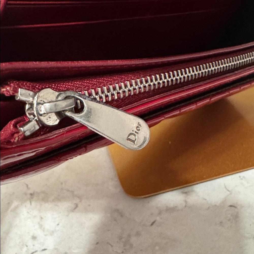 DIOR ♥️ patent cannage wallet on chain ♥️ - Picture 11 of 15
